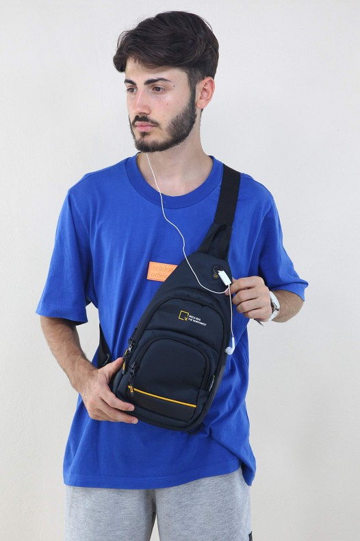 Siyah Erkek Göğüs Çantası Su Geçirmez İmperteks Kumaş Çok Gözlü Bölmeli Fermuarlı İçi Astarlı 5338E