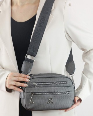 Gri Orta Boy Günlük Kadın Çapraz Askılı Omuz Çantası İthal Kaliteli Suni Deri Fermuarlı Astarlı 5438