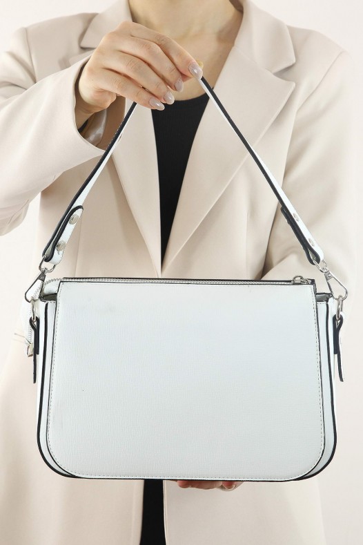 Beyaz Orta Boy Günlük Kadın Çapraz Askılı Omuz Çantası İthal Kaliteli Suni Deri Çok Gözlü 5441