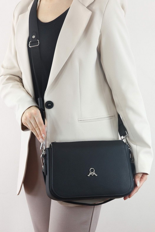 Siyah Orta Boy Günlük Kadın Çapraz Askılı Omuz Çantası İthal Kaliteli Suni Deri Çok Bölmeli 5441